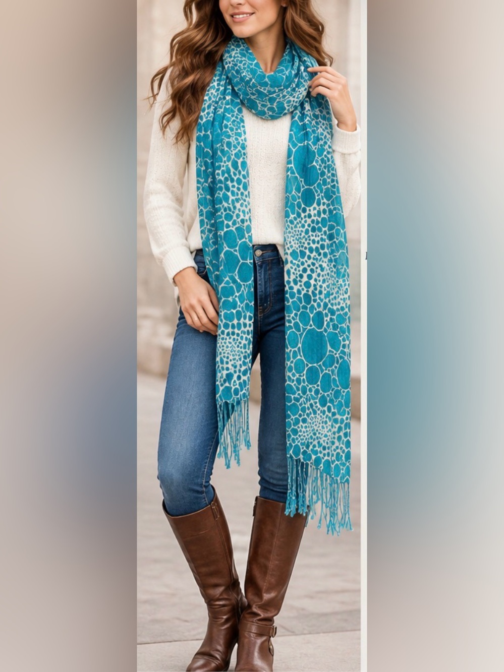 70×26
Blue & White Geometric Scarf Like New